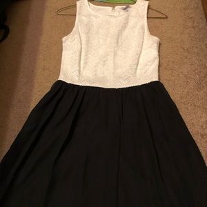 🌟White and black dress🌟